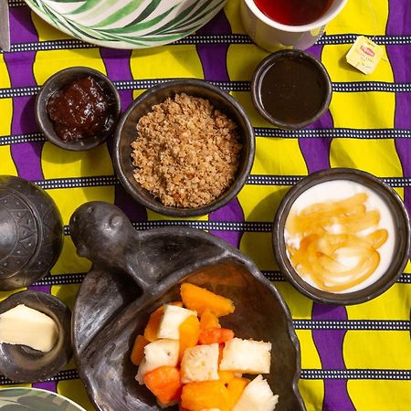 Agoo Hostel (Adults Only) Accra Ngoại thất bức ảnh