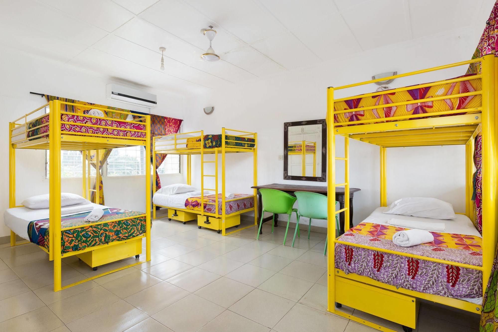 Agoo Hostel (Adults Only) Accra Ngoại thất bức ảnh
