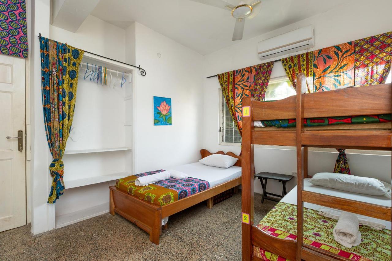 Agoo Hostel (Adults Only) Accra Ngoại thất bức ảnh